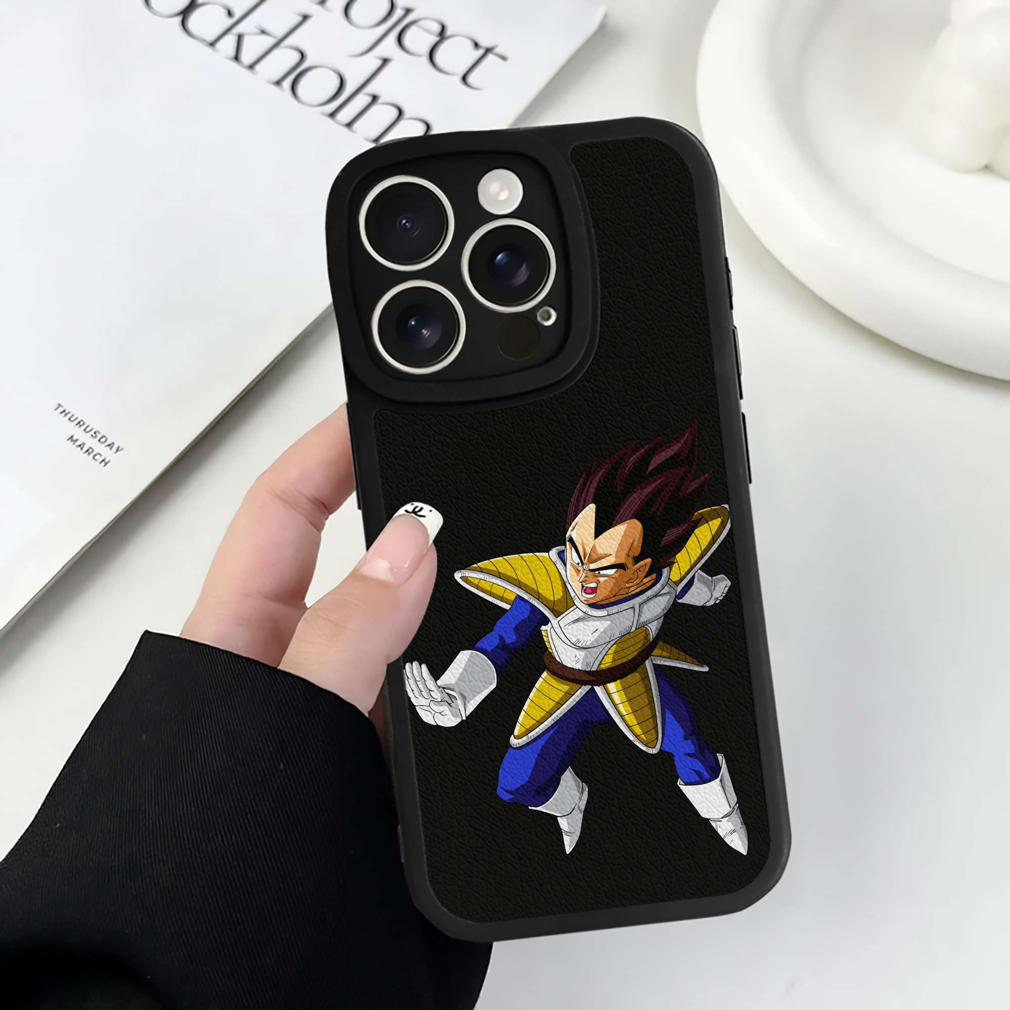 （画像用） ドラゴンボール ベジータ四世（Bejīta Yonsei）DRAGON BALL Vegeta IV 【iPhone 16シリーズ対応】シリコンスマホケース（レザー調） 材質：シリコン